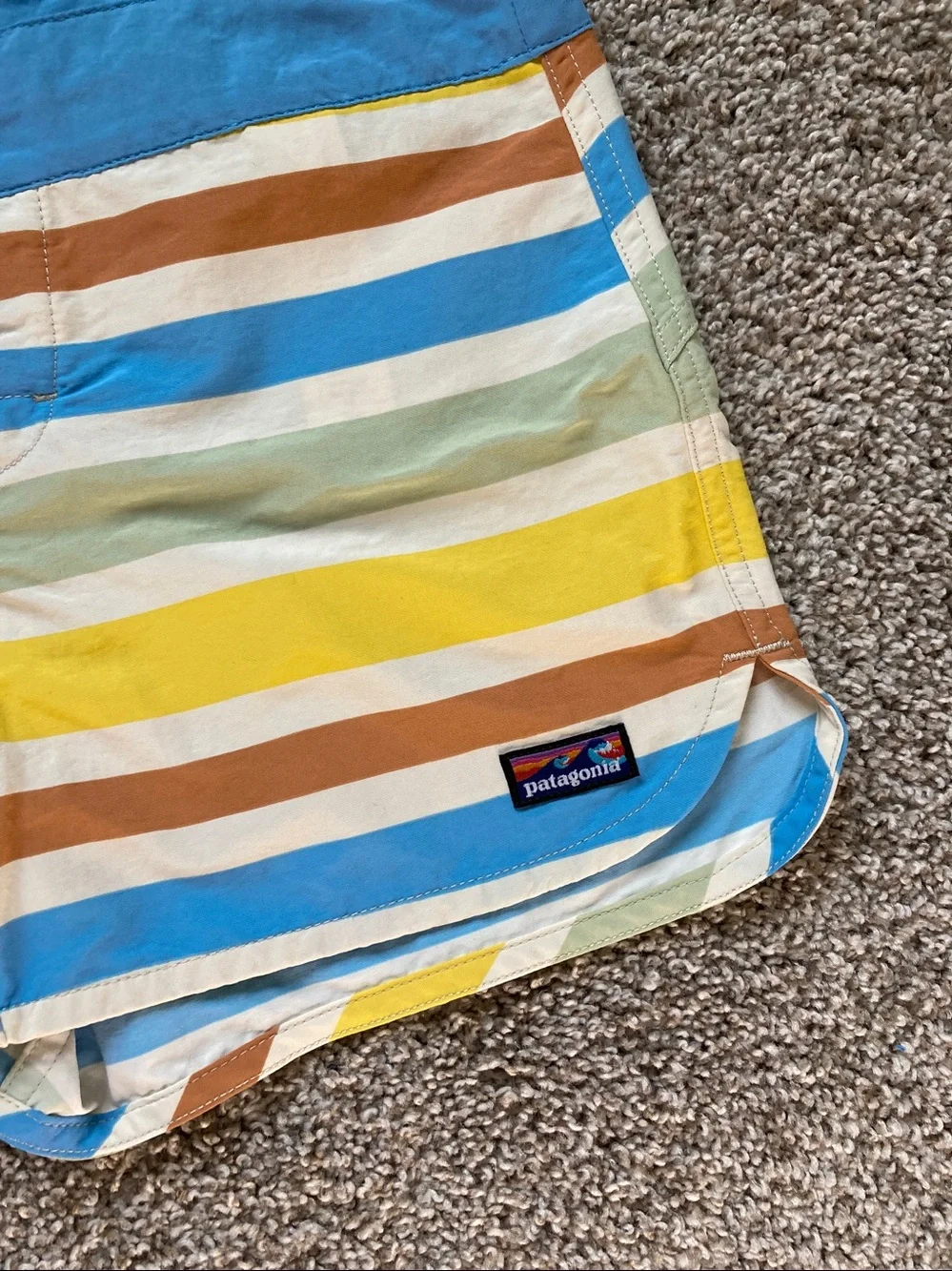 Patagonia Wavefarer Boardshorts Water Ribbons Stripe Print Quick Dry sz 2